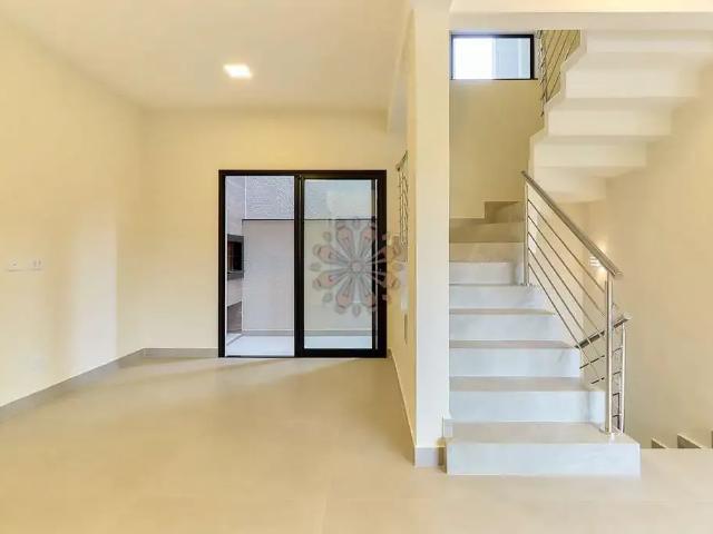 Casa / Sobrado para Locação em Curitiba/PR São Braz 4 Quartos
