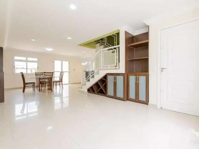 Casa / Sobrado para Locação em Curitiba/PR São Braz 4 Quartos