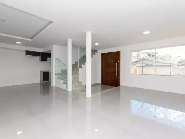 Casa / Sobrado para Locação em Curitiba/PR São João 4 Quartos