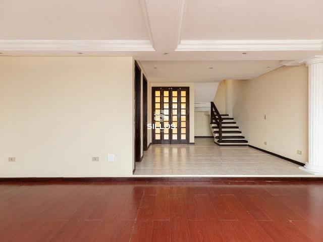 Casa / Sobrado para Locação em Curitiba/PR São Lourenço 3 Quartos