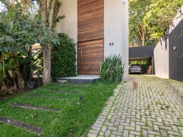 Casa / Sobrado para Locação em Curitiba/PR São Lourenço