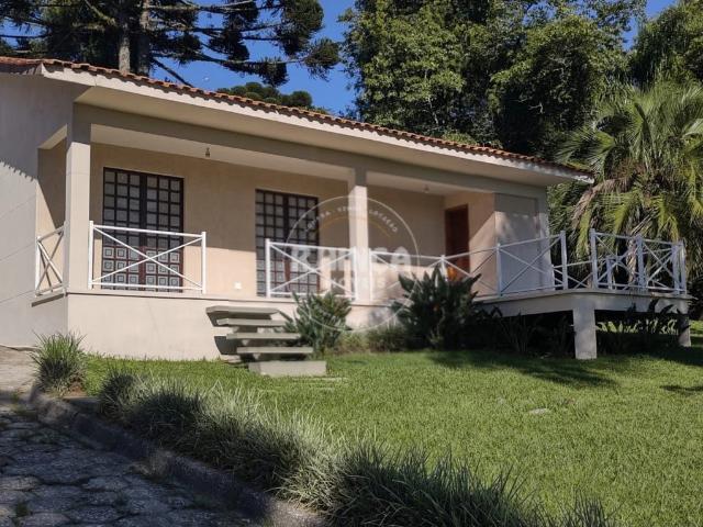 Casa / Sobrado para Locação em Curitiba/PR Santa Cândida 5 Quartos