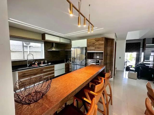 Casa / Sobrado para Locação em Curitiba/PR Santa Quitéria 4 Quartos