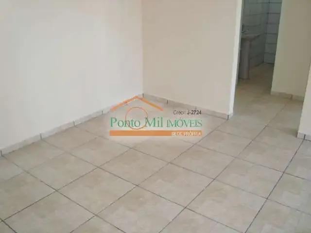 Casa / Sobrado para Locação em Curitiba/PR Santo Inácio 2 Quartos