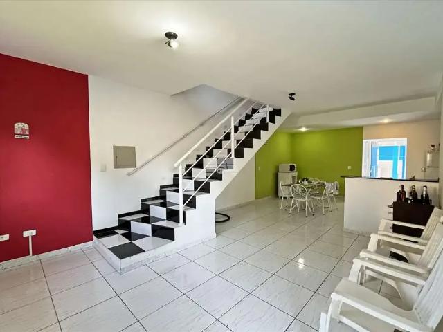 Casa / Sobrado para Locação em Curitiba/PR Sítio Cercado 3 Quartos
