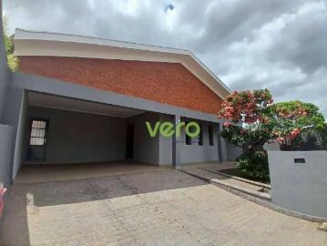 Casa / Sobrado para Locação em Americana/SP Chácara Machadinho I 3 Quartos