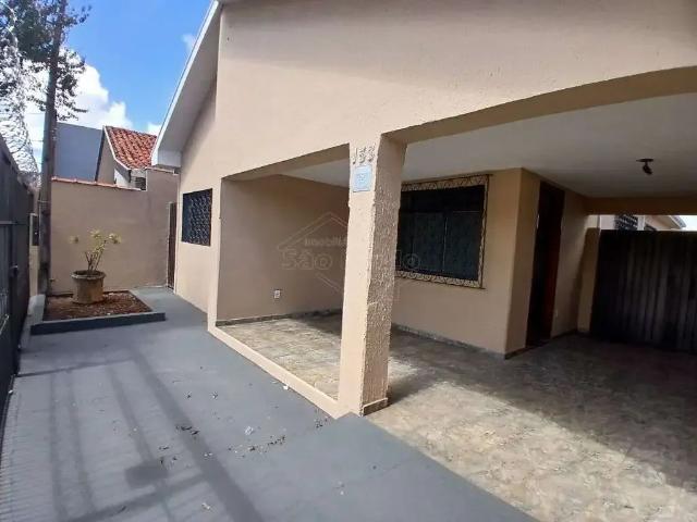 Casa / Sobrado para Locação em Américo Brasiliense/SP Centro