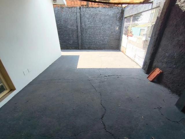 Casa / Sobrado para Locação em Américo Brasiliense/SP Cohab 2 Quartos