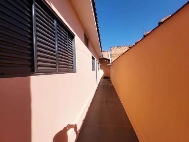 Casa / Sobrado para Locação em Américo Brasiliense/SP Jardim Santa Terezinha 1 Quartos