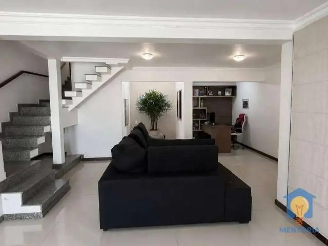 Casa / Sobrado para Locação em Angra dos Reis/RJ Parque das Palmeiras 4 Quartos