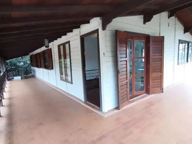 Casa / Sobrado para Locação em Águas de Lindóia/SP Jardim Alpino 4 Quartos