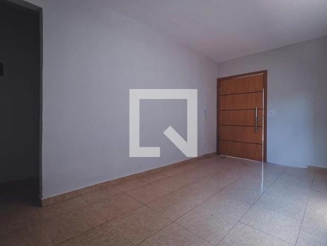 Casa / Sobrado para Locação em Aparecida de Goiânia/GO Vila Alzira 4 Quartos