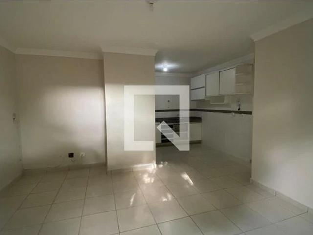 Casa / Sobrado para Locação em Aparecida de Goiânia/GO Parque Trindade 3 Quartos