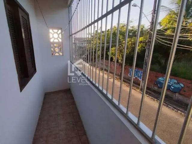 Casa / Sobrado para Locação em Aquiraz/CE Centro 3 Quartos