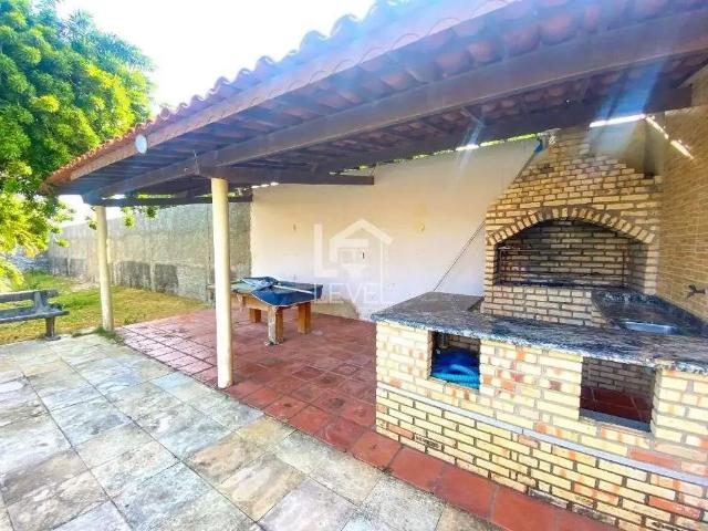 Casa / Sobrado para Locação em Aquiraz/CE Centro 3 Quartos