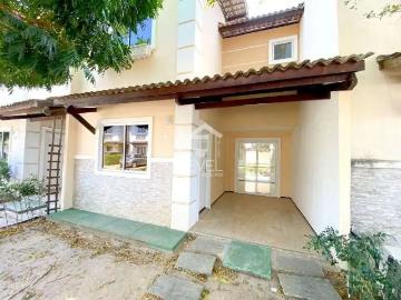 Casa / Sobrado para Locação em Aquiraz/CE Centro 3 Quartos