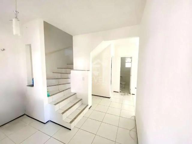 Casa / Sobrado para Locação em Aquiraz/CE Centro 3 Quartos