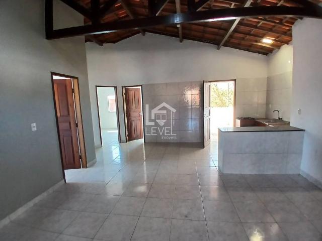 Casa / Sobrado para Locação em Aquiraz/CE Parques das Flores 3 Quartos