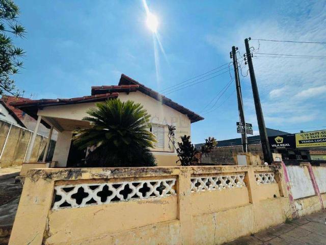 Casa / Sobrado para Locação em Artur Nogueira/SP Centro 3 Quartos