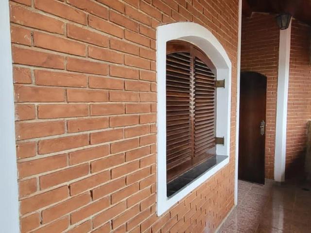 Casa / Sobrado para Locação em Arujá/SP Caputera 5 Quartos