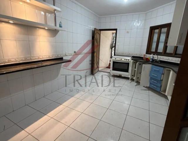 Casa / Sobrado para Locação em Arujá/SP Centro 4 Quartos
