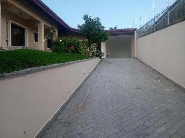 Casa / Sobrado para Locação em Arujá/SP Jardim Planalto 4 Quartos