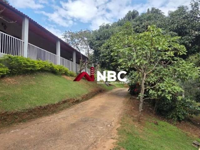 Casa / Sobrado para Locação em Arujá/SP Penhinha 3 Quartos