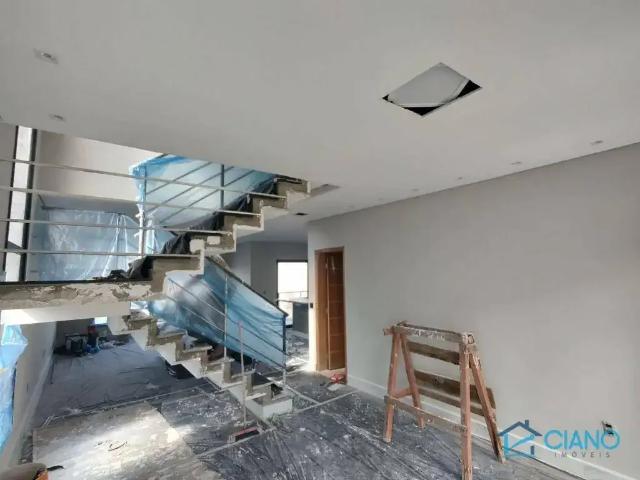 Casa / Sobrado para Locação em Arujá/SP Residencial Real Park 4 Quartos