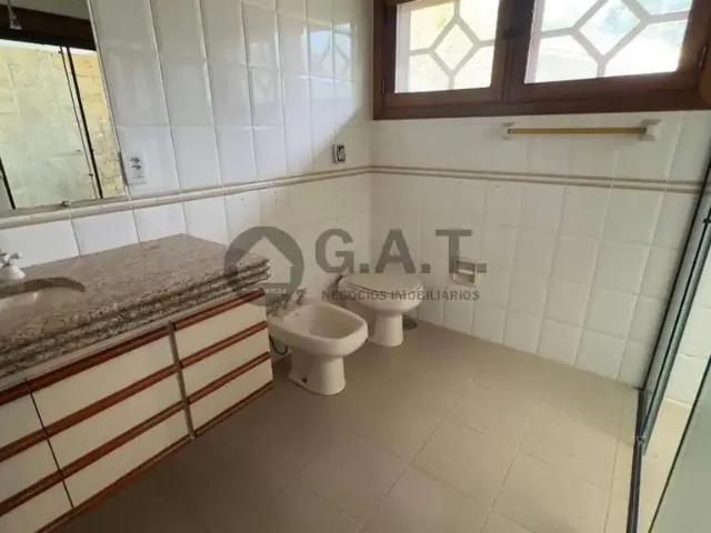 Casa / Sobrado para Locação em Araçoiaba da Serra/SP Lago Azul 4 Quartos