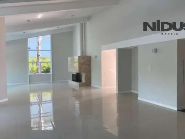 Casa / Sobrado para Locação em Araçoiaba da Serra/SP Lago Azul 4 Quartos