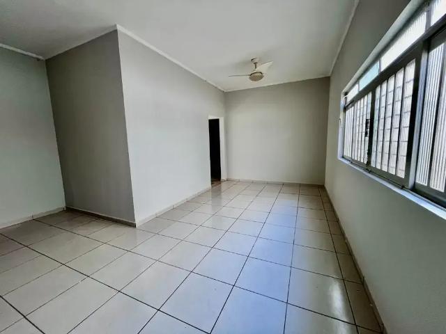 Casa / Sobrado para Locação em Araçatuba/SP Centro 3 Quartos