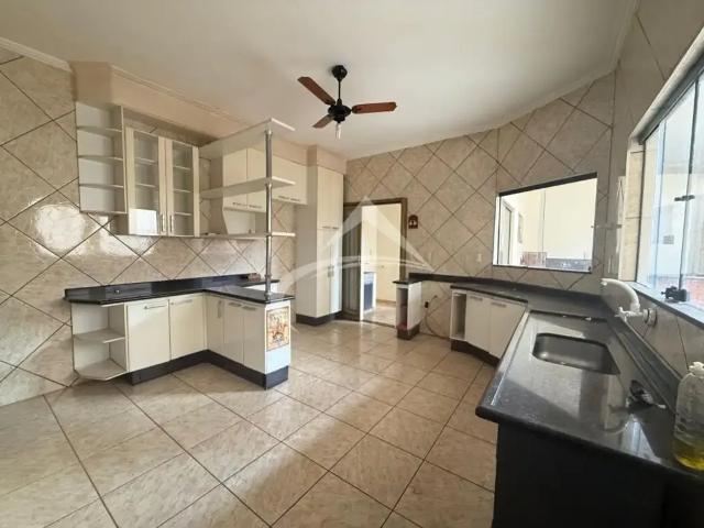 Casa / Sobrado para Locação em Araçatuba/SP Centro 4 Quartos