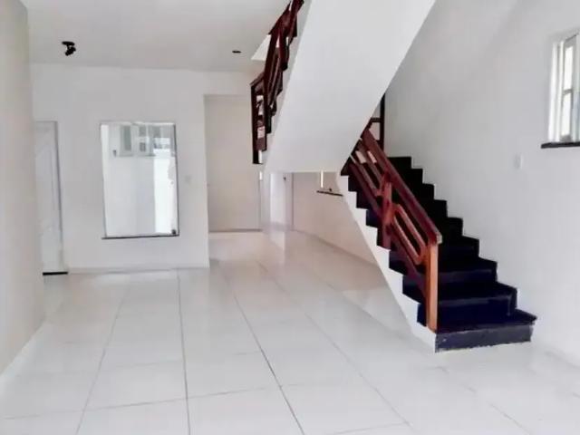 Casa / Sobrado para Locação em Aracaju/SE Atalaia 4 Quartos