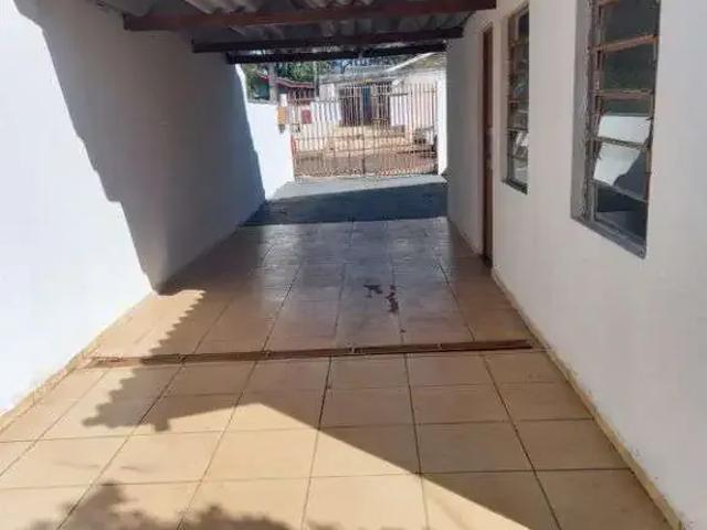 Casa / Sobrado para Locação em Arapongas/PR Conjunto Flamingos 3 Quartos