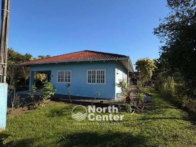 Casa / Sobrado para Locação em Araquari/SC Areias Pequenas 3 Quartos