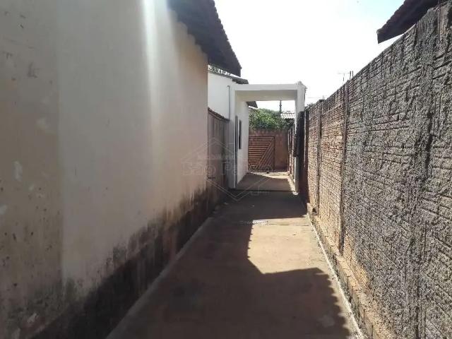 Casa / Sobrado para Locação em Araraquara/SP Jardim Roberto Selmi Dei 2 Quartos