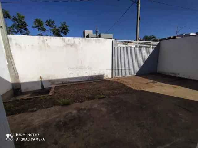 Casa / Sobrado para Locação em Araraquara/SP Residencial Ravena 2 Quartos