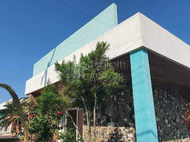Casa / Sobrado para Locação em Araruama/RJ Coqueiral 5 Quartos