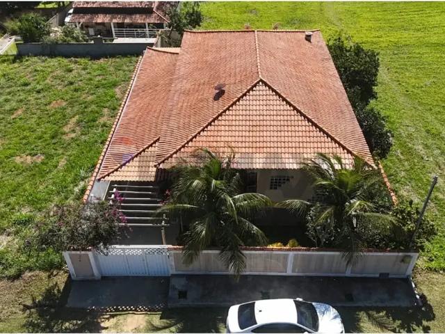 Casa / Sobrado para Locação em Araruama/RJ Morro Grande 4 Quartos
