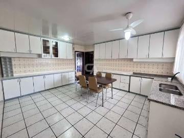Casa / Sobrado para Locação em Araucária/PR Centro 4 Quartos