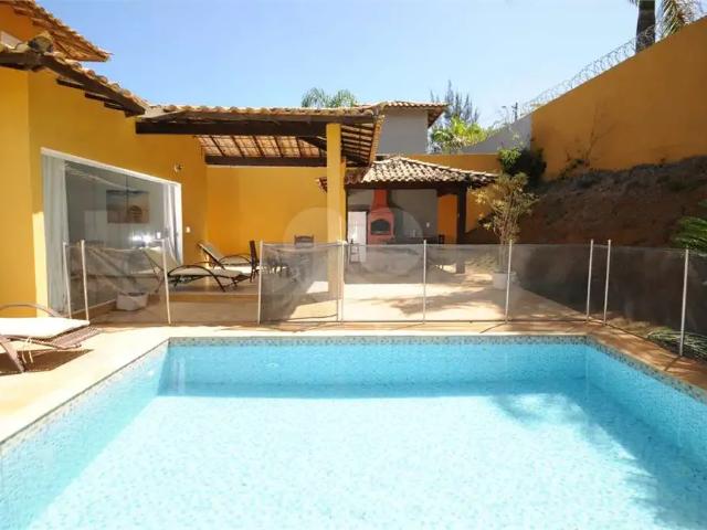 Casa / Sobrado para Locação em Armação dos Búzios/RJ Ferradura 4 Quartos