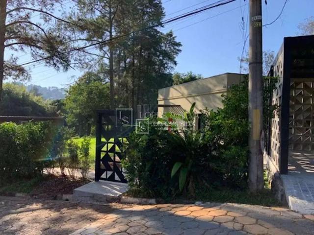 Casa / Sobrado para Locação em Atibaia/SP Mato Dentro 6 Quartos