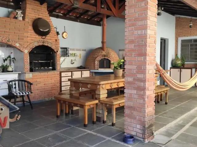 Casa / Sobrado para Locação em Atibaia/SP Jardim Alvinópolis 3 Quartos