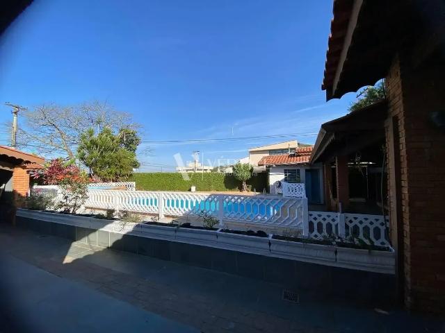 Casa / Sobrado para Locação em Atibaia/SP Jardim Alvinópolis 3 Quartos