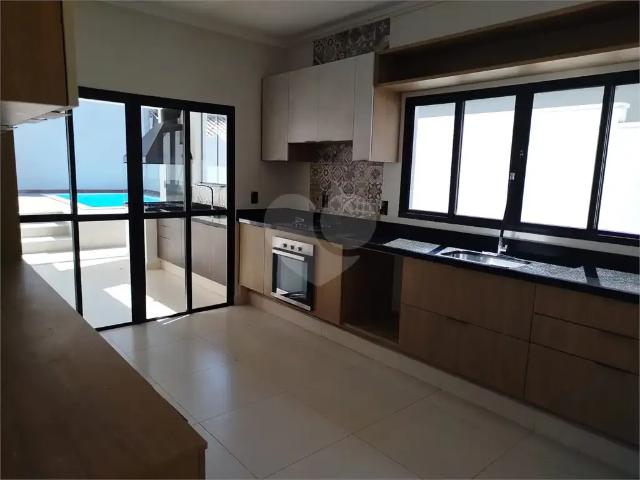 Casa / Sobrado para Locação em Atibaia/SP Jardim do Lago 3 Quartos