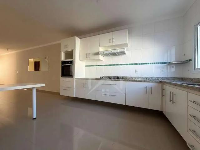 Casa / Sobrado para Locação em Atibaia/SP Jardim dos Pinheiros 3 Quartos
