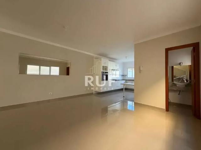 Casa / Sobrado para Locação em Atibaia/SP Jardim dos Pinheiros 3 Quartos