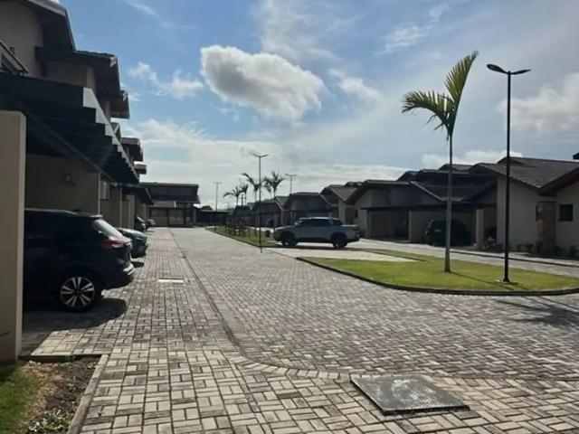 Casa / Sobrado para Locação em Atibaia/SP Jardim dos Pinheiros 3 Quartos