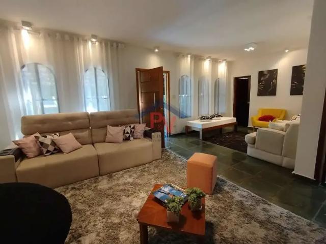 Casa / Sobrado para Locação em Atibaia/SP Jardim dos Pinheiros 3 Quartos