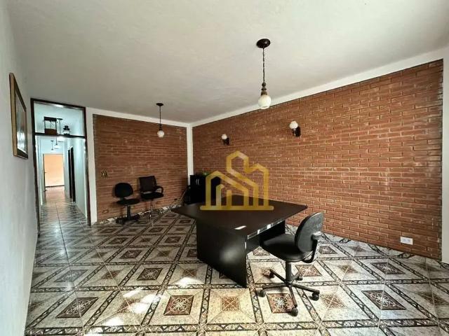 Casa / Sobrado para Locação em Atibaia/SP Jardim dos Pinheiros 4 Quartos